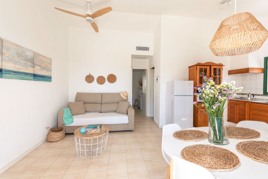 Superior One Bedroom Apartment with A/C Las Brisas